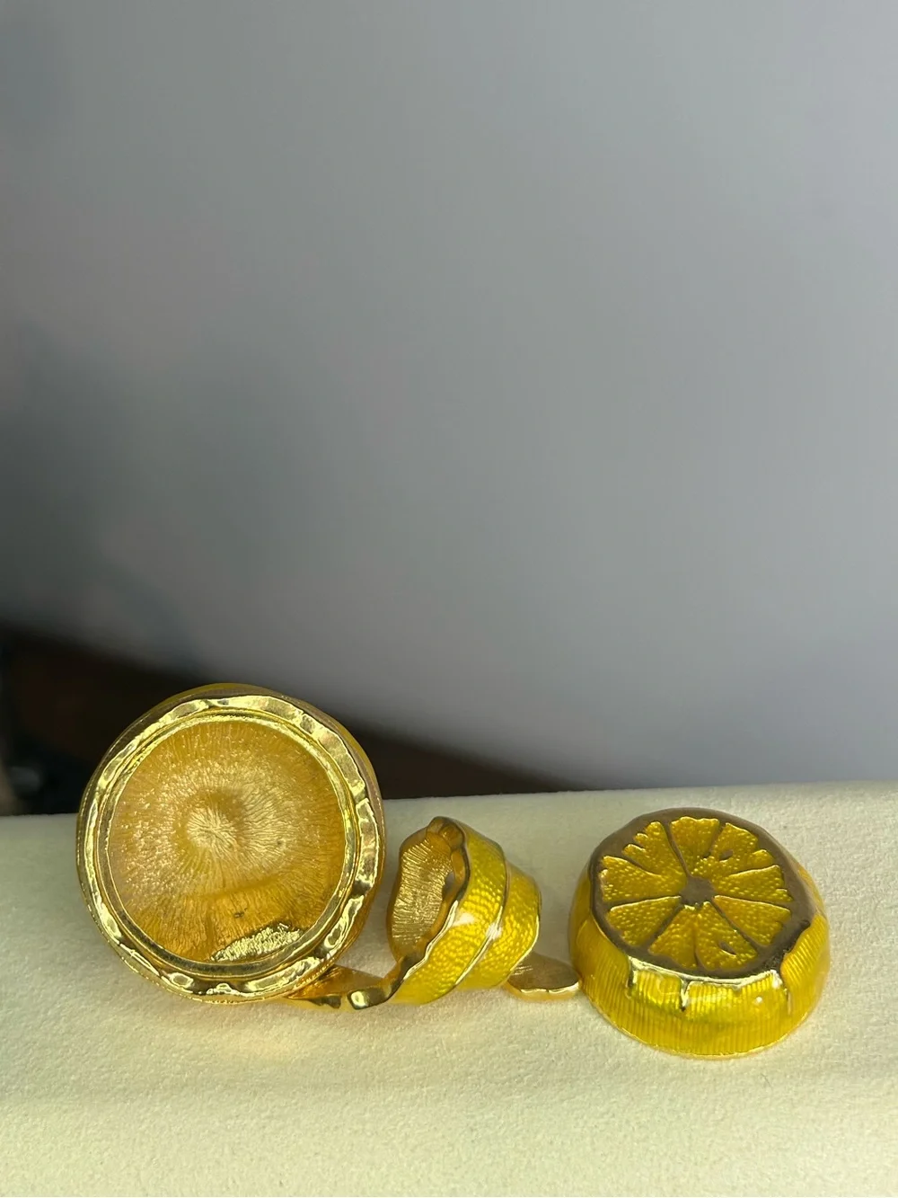 Edgar Berebi Lemon Enamel Trinket Box w/ Matching Charm Citrus Rare Collectible - Picture 11 of 16